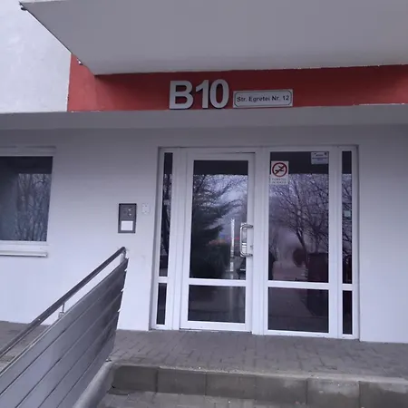 Cusai Apartman Brassó