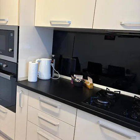 Cusai Apartman Brassó